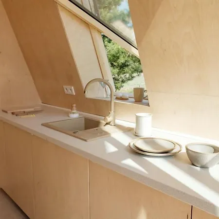 펜션 Minimalistyczny Przy Kampinosie